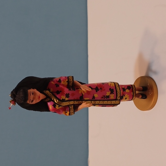Hallmark Keepsake Ornament Chinese Barbie Dolls Of The World Collector's series - Picture 2 of 10